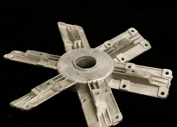 Fan counterweight blade angle